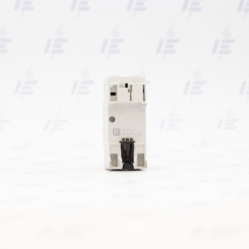 F202 AC-40/0,03