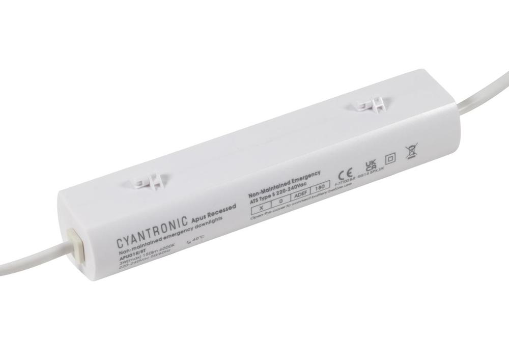 NYX R ESC M3hAt