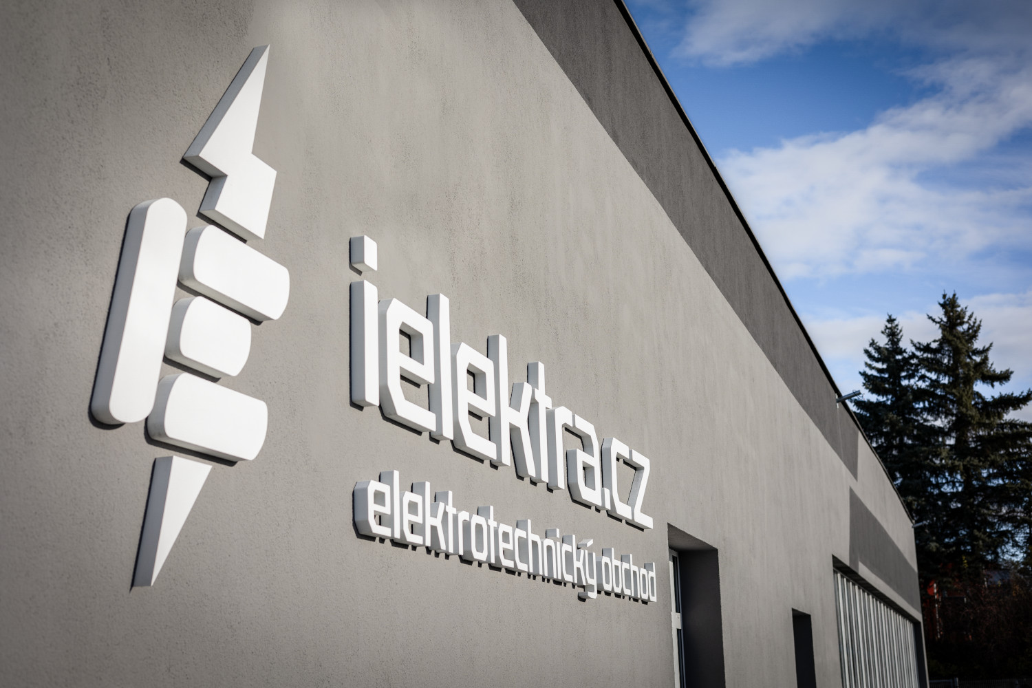 ielektra - specialista na elektroinstalační materiál - vstup prodejny ielektra - specialista na elektroinstalační materiál - vstup prodejny