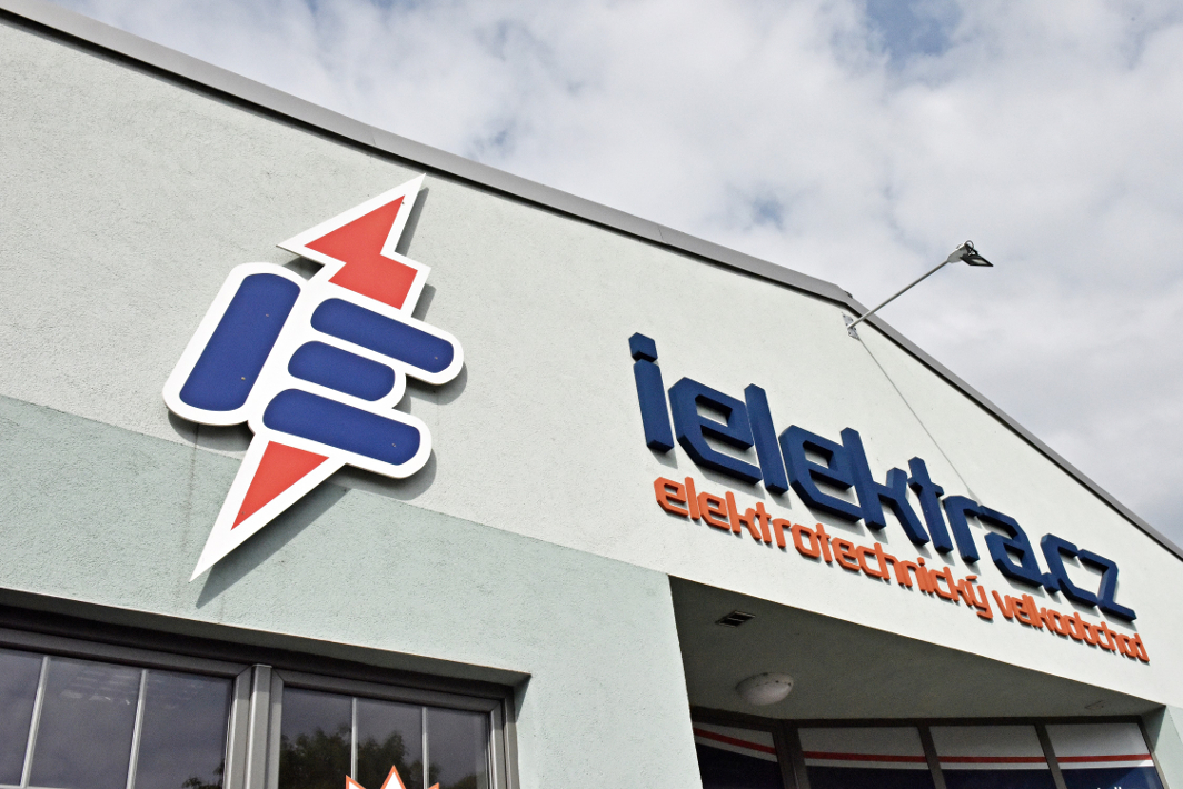 2006 - Prodejna iElektra v Ústí nad Labem 2006 - Prodejna iElektra v Ústí nad Labem